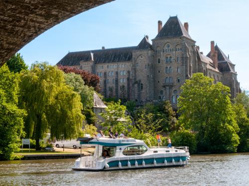 Hausboot Nicols Octo Fly 12 Yachtcharter in Grez Neuville