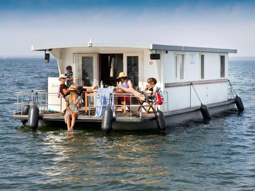 Hausboot Pedro H2Home Yachtcharter in Rechlin