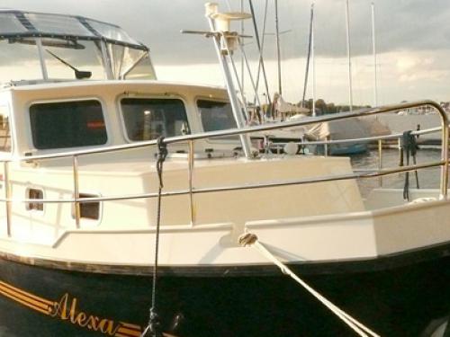 Motorboot Pedro Marin 30 chartern in Yachthafen Wendenschloss