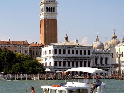 Houseboat Penichette 1020 available for charter in Fuerstenberg