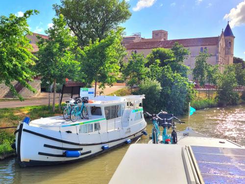 Houseboat Penichette 1022 for rent in Argens Minervois