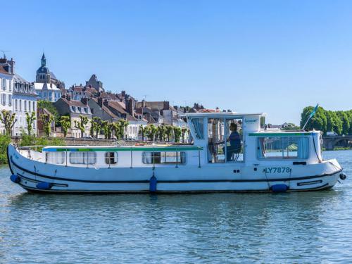 Hausboot Penichette 1107 Yachtcharter in Joigny