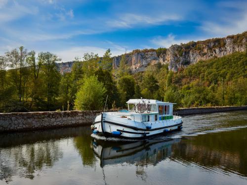 Houseboat Penichette 1120 available for charter in Port au Bois