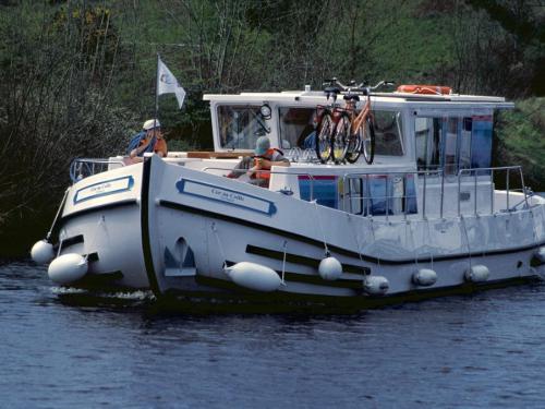 Houseboat Penichette 1120 for charter in Fuerstenberg