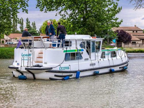 Hausboot Penichette 1180 Yachtcharter in Marina Les Granges
