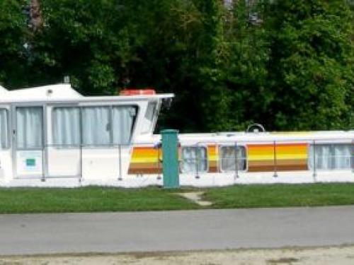 Houseboat Penichette 1400 for hire in Fuerstenberg