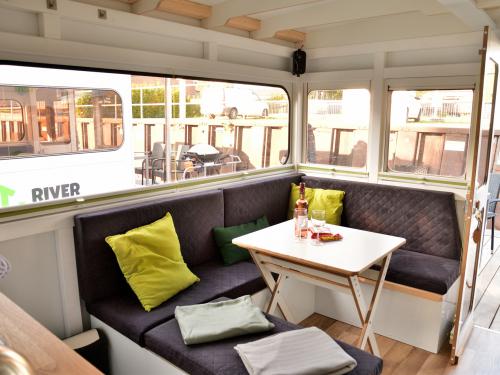 Hausboot Rollyboot 8.2 Yachtcharter in Lübz