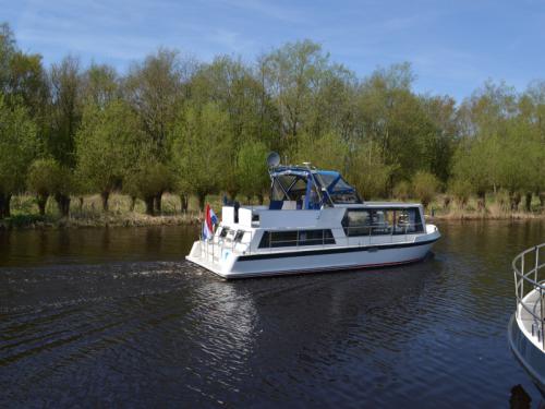 Hausboot Safari Houseboat 1050 D chartern in Brandenburg an der Havel