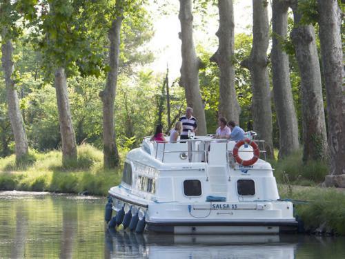 Houseboat Salsa A for hire in Cassafieres