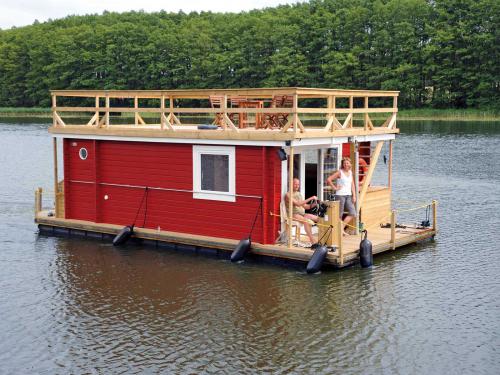 Hausboot SunDeck 400 Yachtcharter in Rechlin