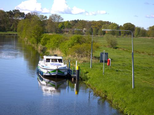 Hausboot Tarpon 37 DP Yachtcharter in Lübz