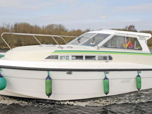 Houseboat Town Star for hire in Carrick on Shannon