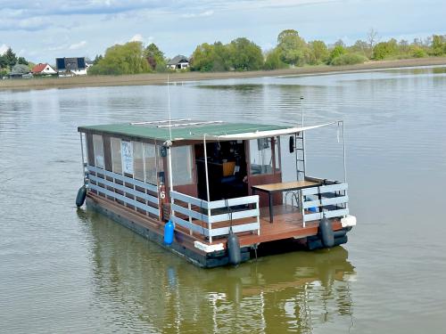 Houseboat TS1000 for rent in Beetzsee City Houseboat TS1000 for rent in Beetzsee City