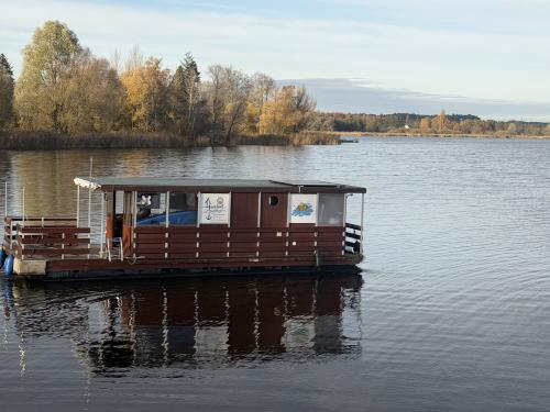 Houseboat TS1000 available for charter in Beetzsee City