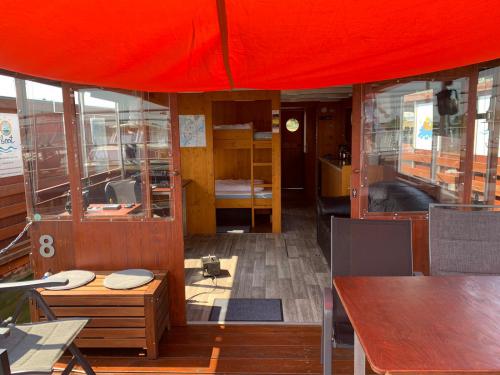 Hausboot TS1000 chartern in Yachthafen Neustrelitz