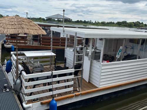 Hausboot TS840 Yachtcharter in Stadt Beetzsee