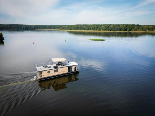 Houseboat Woma D13 for rent in Fuerstenberg