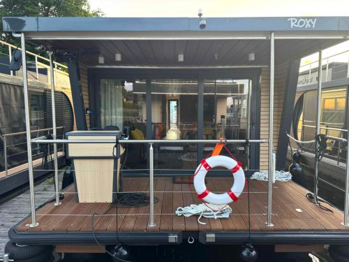 Houseboat Woma D13 for charter in Marina Roeblinsee Houseboat Woma D13 for charter in Marina Roeblinsee