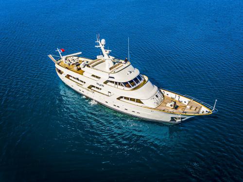 Benetti 115 Luxus Yachtcharter in Trogir (Kroatien)