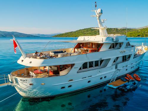Benetti 115 Luxury Yacht for charter in Trogir (Croatia)