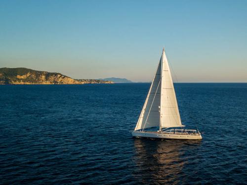 Luxusyacht CNB 95 Yachtcharter in Rodney Bay Marina