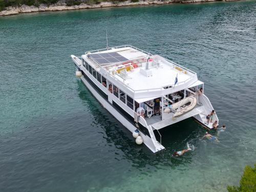 17m Luxus Yachcharter in Split (Kroatien)