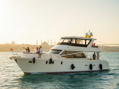 59ft Luxury Yacht for charter in Istanbul (Turkey)