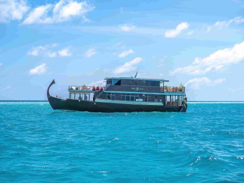 Yacht Atoll Villa for rent in Male