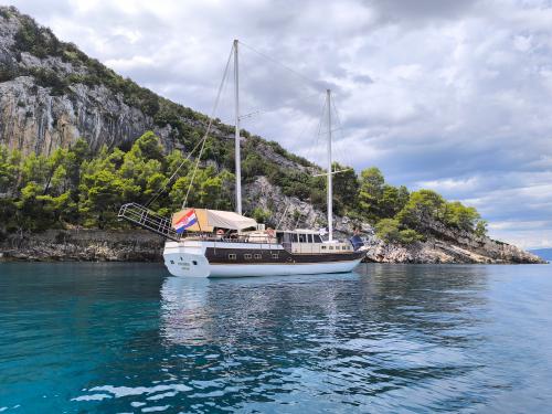 Gulet Luxury Yacht for charter in Stobrec (Croatia)