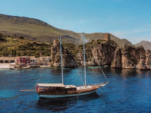 Yacht Gulet for charter in Messina