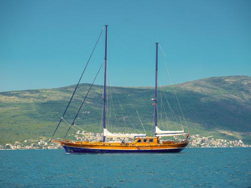 Gulet Luxury Yacht for charter in Tivat (Montenegro) Gulet Luxury Yacht for charter in Tivat (Montenegro)