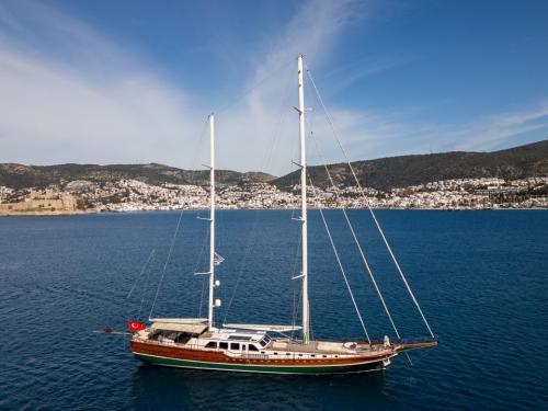 Gulet Luxury Yacht for charter in Bodrum (Turkey)