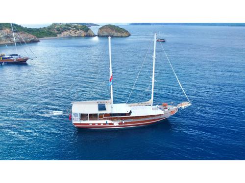 Gulet Luxury Yacht for charter in Fethiye (Turkey)