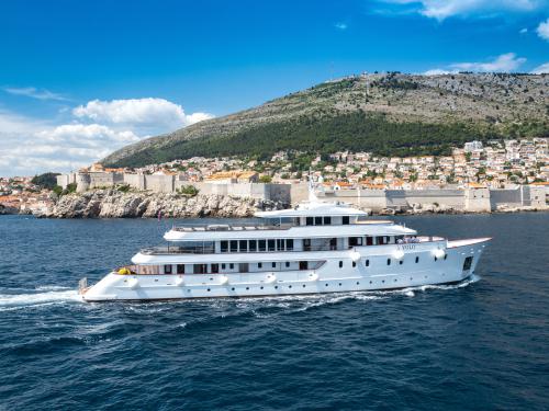 MY Yolo Luxury Yacht for charter in Split (Croatia)