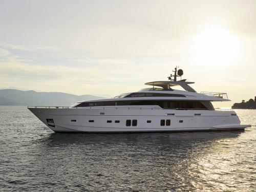 SL 106 Luxury Yacht for charter in Athens (Greece)