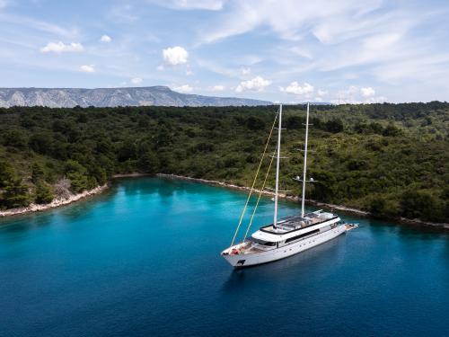 SY Anima Maris Luxury Yacht for charter in Split (Croatia)