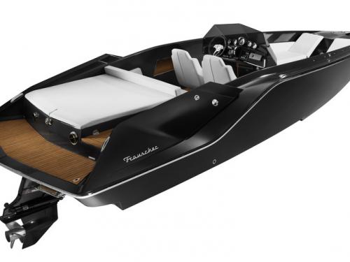 Motorboat 747 Mirage Air available for charter in Gargnano