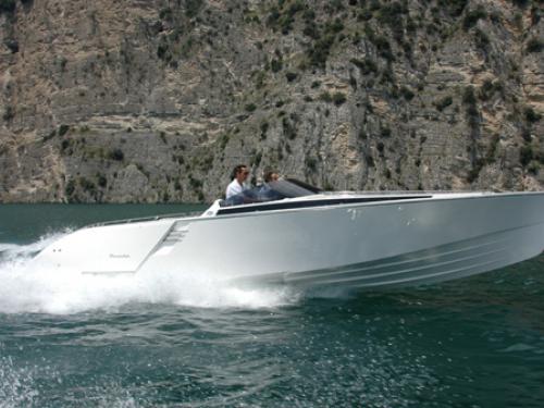 Motor yacht 909 Benaco for charter in Gargnano