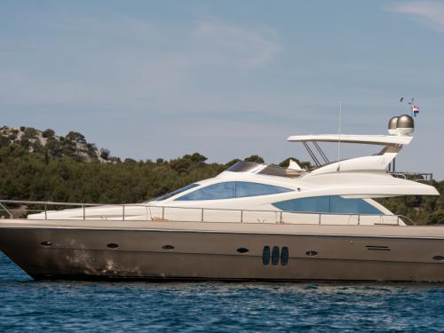 Abacus 70 Luxury Yacht for charter in Seget (Croatia) Abacus 70 Luxury Yacht for charter in Seget (Croatia)