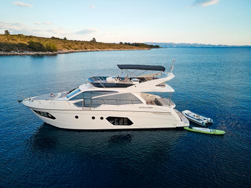 Motorboot Absolute 50 Fly chartern in Podstrana