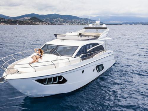 Motor yacht Absolute 52 for charter in Barcelona