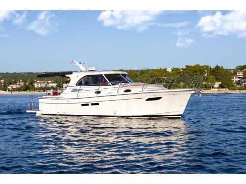 Motor yacht Adriana 36 available for charter in Novi Vinodolski