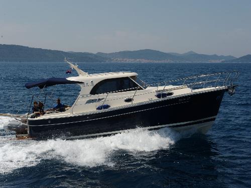 Motoryacht Adriana 36 Yachtcharter in Marina Dalmacija