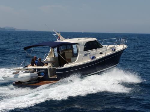 Motorboot Adriana 36 Yachtcharter in Sukosan Bibinje