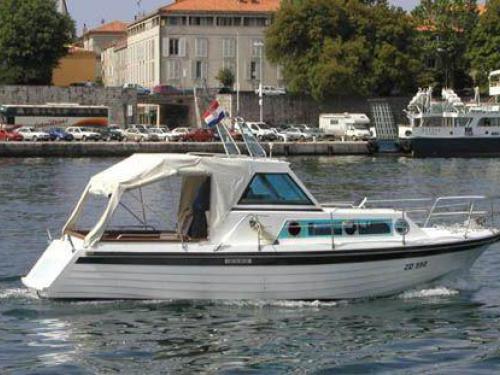 Motor yacht Adriatic 790 for rent in Marine Betina
