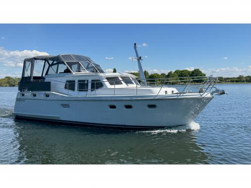 Motorboot Advantage 38 Yachtcharter in Brandenburg an der Havel
