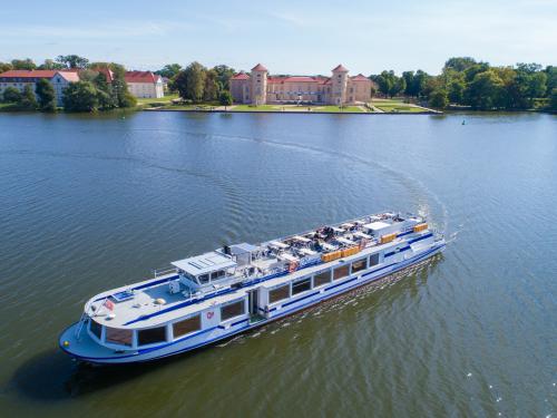 Motoryacht Agder 840 chartern in Rheinsberg