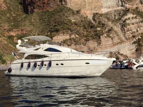 Motor yacht Aicon 56 Fly for charter in Messina