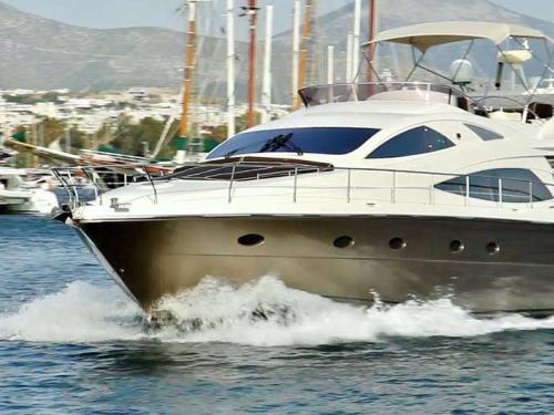 Yacht Aicon 56 Fly for hire in Athens