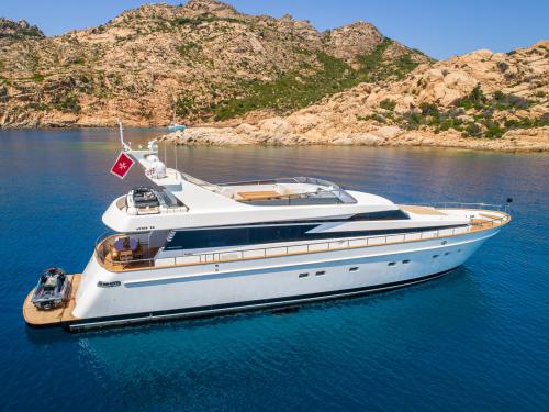 Motoryacht Akhir 85 chartern in Cannigione